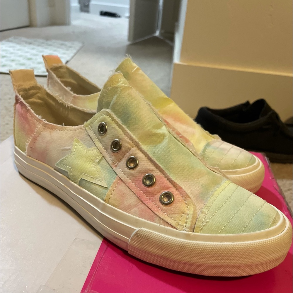 Gypsy jazz tie dye shoes